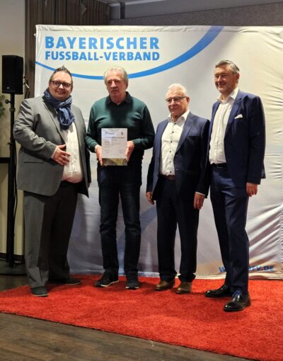 Horst Wagner mit dem DFB-Sonderpreis ausgezeichnet